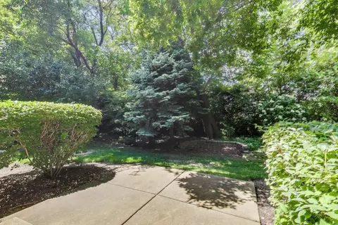 Exterior - 2302 Sandy Creek Dr, Algonquin, IL 60102 photo 6 of 8