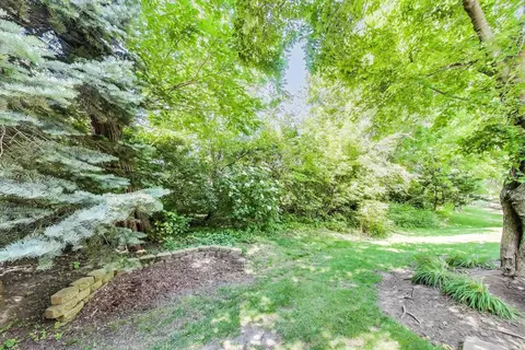 Exterior - 2302 Sandy Creek Dr, Algonquin, IL 60102 photo 7 of 8