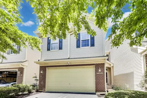Exterior - 2302 Sandy Creek Dr, Algonquin, IL 60102 photo 2 of 8
