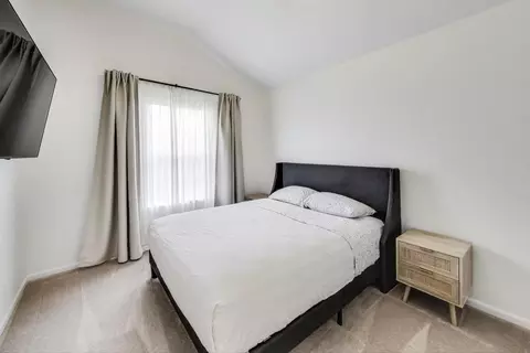 Bedroom - 2302 Sandy Creek Dr, Algonquin, IL 60102 photo 4 of 6