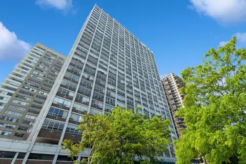 6171 N Sheridan Rd #1910, Chicago, IL 60660