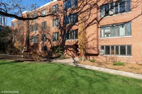 5514 S Woodlawn Ave #406, Chicago, IL 60637