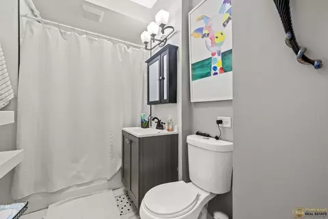 Bath - 1336 Euclid Ave, Berwyn, IL 60402 photo 1 of 2