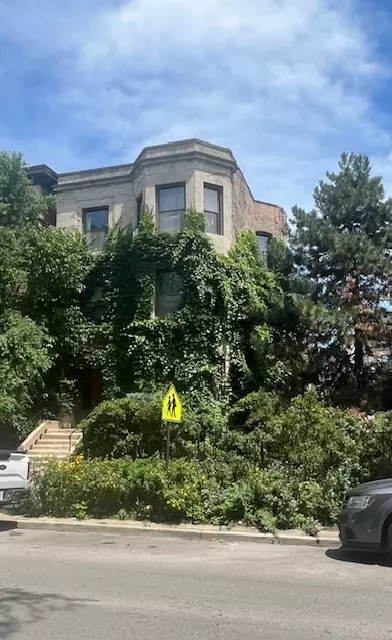 3651 N Wilton Ave, Chicago, IL 60613
