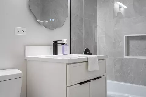 33 E Cedar St #6B, Chicago, IL 60611 photo 16