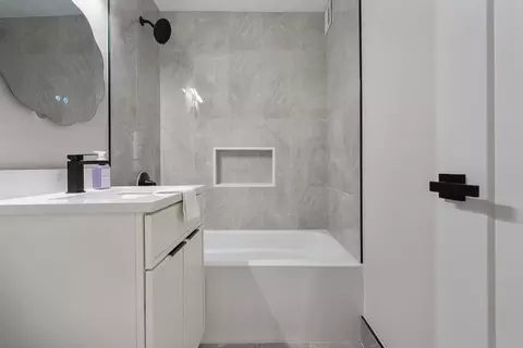 33 E Cedar St #6B, Chicago, IL 60611 photo 15