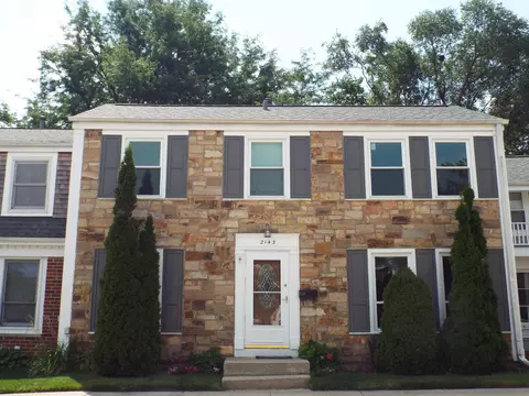 2143 Hassell Rd, Hoffman Estates, IL 60169 photo 1