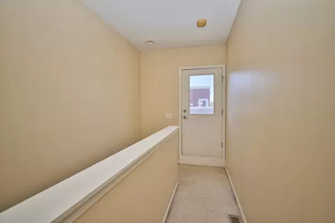 Entry Way - 353 Eastgate Pl, Chicago, IL 60616 photo 2 of 3