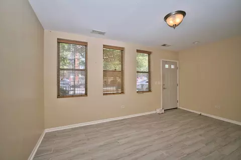 Living - 353 Eastgate Pl, Chicago, IL 60616 photo 1 of 11