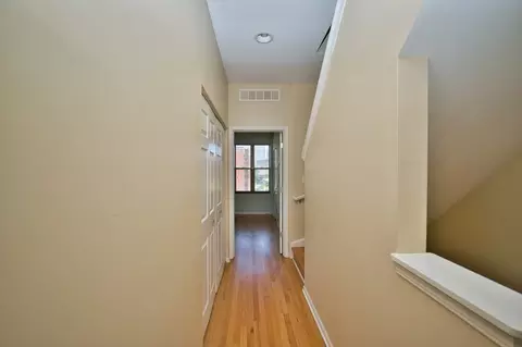 Entry Way - 353 Eastgate Pl, Chicago, IL 60616 photo 1 of 3