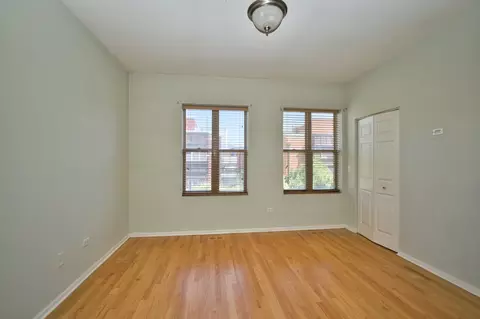 Bedroom - 353 Eastgate Pl, Chicago, IL 60616 photo 6 of 8
