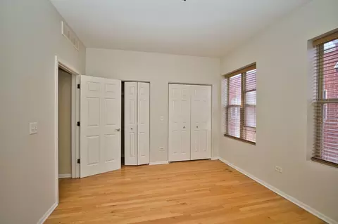Bedroom - 353 Eastgate Pl, Chicago, IL 60616 photo 3 of 8