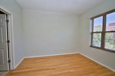 Bedroom - 353 Eastgate Pl, Chicago, IL 60616 photo 5 of 8