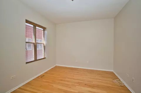 Bedroom - 353 Eastgate Pl, Chicago, IL 60616 photo 2 of 8