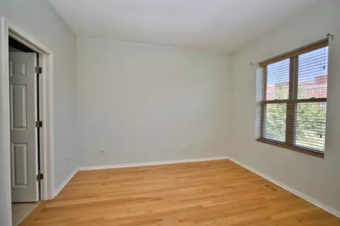 Bedroom - 353 Eastgate Pl, Chicago, IL 60616 photo 8 of 8