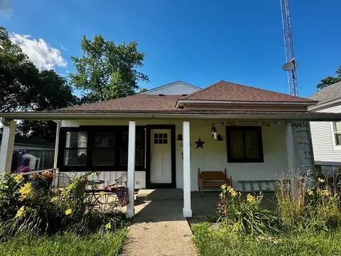 415 W Johnson St, Clinton, IL 61727