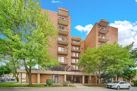 7830 W North Ave #505, Elmwood Park, IL 60707