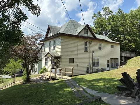 24 Mulberry St, Savanna, IL 61074