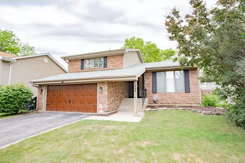 1954 Brookside Ln, Hoffman Estates, IL 60169