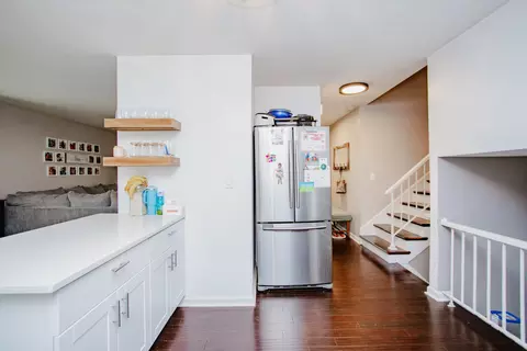 Entry Way - 1954 Brookside Ln, Hoffman Estates, IL 60169 photo 4 of 5