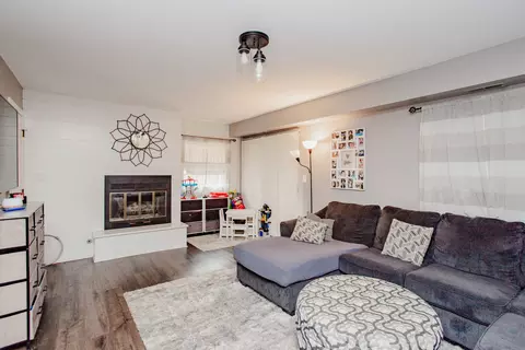 Living - 1954 Brookside Ln, Hoffman Estates, IL 60169 photo 2 of 3
