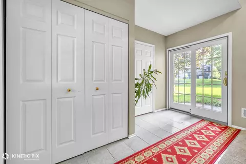 Entry Way - 1213 Ryson Ct, Wheaton, IL 60189 photo 2 of 3
