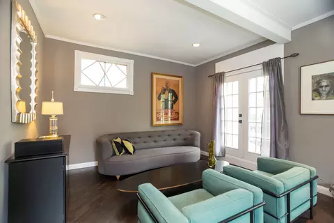 Living - 1663 W Farwell Ave, Chicago, IL 60626 photo 1 of 3