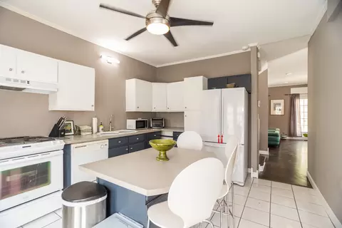 Kitchen - 1663 W Farwell Ave, Chicago, IL 60626 photo 2 of 2