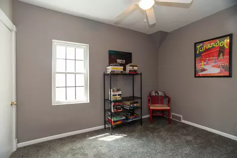 Bedroom - 1663 W Farwell Ave, Chicago, IL 60626 photo 6 of 6