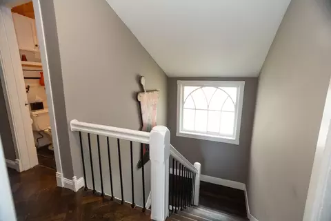 Entry Way - 1663 W Farwell Ave, Chicago, IL 60626 photo 1 of 1