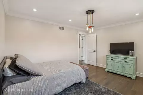 Bedroom - 3335 Elmdale Rd, Glenview, IL 60025 photo 10 of 13