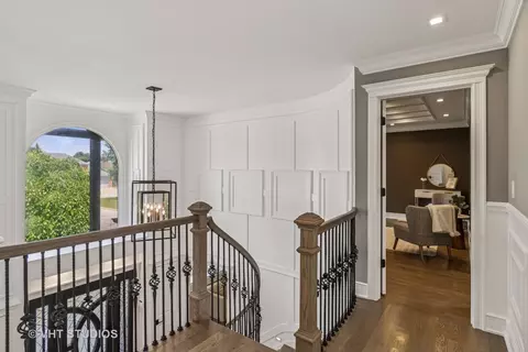 Entry Way - 3335 Elmdale Rd, Glenview, IL 60025 photo 5 of 6