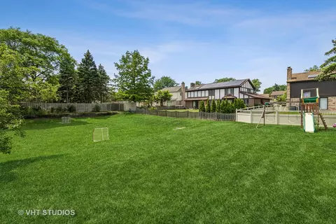 Exterior - 3335 Elmdale Rd, Glenview, IL 60025 photo 6 of 7