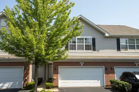 610 N Red Deer Rd, Round Lake, IL 60073