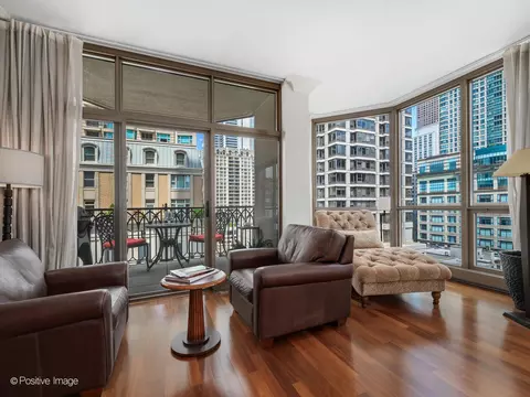 Living - 21 E Huron St #1106, Chicago, IL 60611 photo 3 of 9