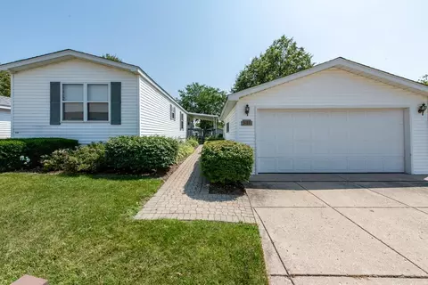 3189 Jeanette Ave, Park City, IL 60085