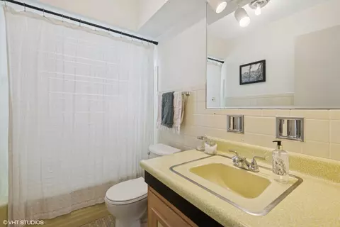 Bath - 1 E Milburn Ave, Mount Prospect, IL 60056 photo 1 of 3