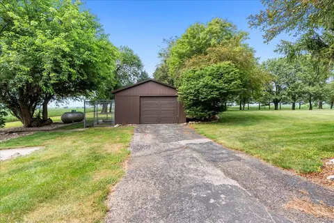 Exterior - 25316 E 1100 North Rd, Downs, IL 61736 photo 28 of 29