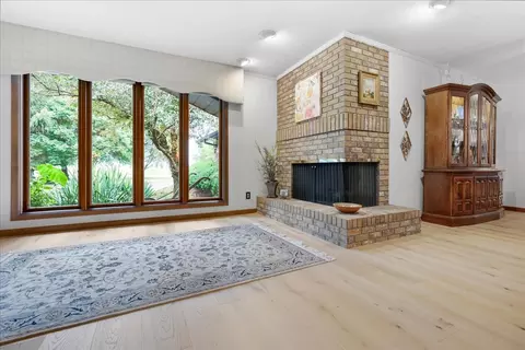 Living - 25316 E 1100 North Rd, Downs, IL 61736 photo 3 of 9