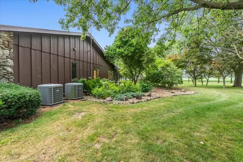 Exterior - 25316 E 1100 North Rd, Downs, IL 61736 photo 13 of 29