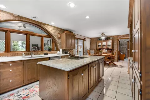 Kitchen - 25316 E 1100 North Rd, Downs, IL 61736 photo 4 of 6