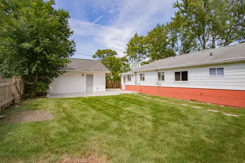 Exterior - 465 Apache Ln, Hoffman Estates, IL 60169 photo 2 of 5