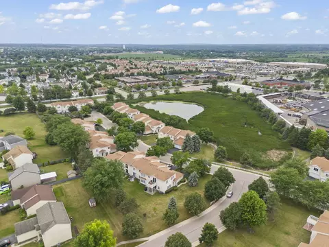 View/Area - 931 Mesa Dr, Elgin, IL 60123 photo 3 of 5