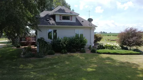 1533 E 1400 North Rd, Crescent City, IL 60928