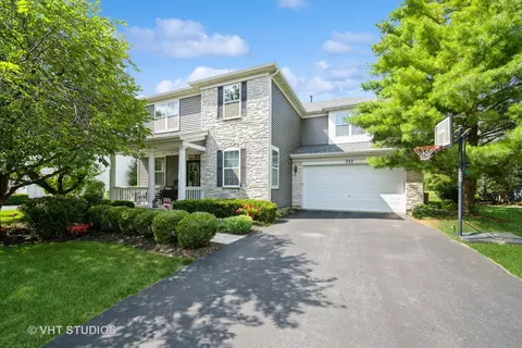 322 Parkstone Dr, Cary, IL 60013