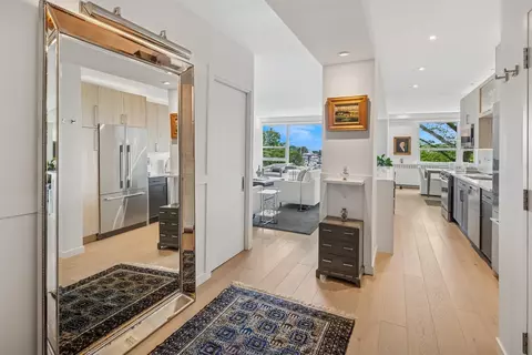 Entry Way - Undisclosed, Chicago, IL 60657 photo 2 of 2