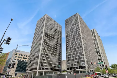 340 W Diversey Pkwy #1020, Chicago, IL 60657