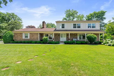 3930 Bordeaux Ct, Northbrook, IL 60062