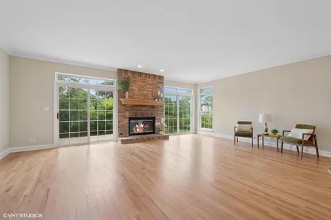 Living - 3119 Central Ct, Glenview, IL 60025 photo 5 of 8