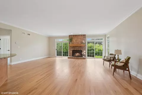 Living - 3119 Central Ct, Glenview, IL 60025 photo 6 of 8